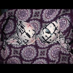 Victoria’s Secret PUSH-UP Bra 34DD